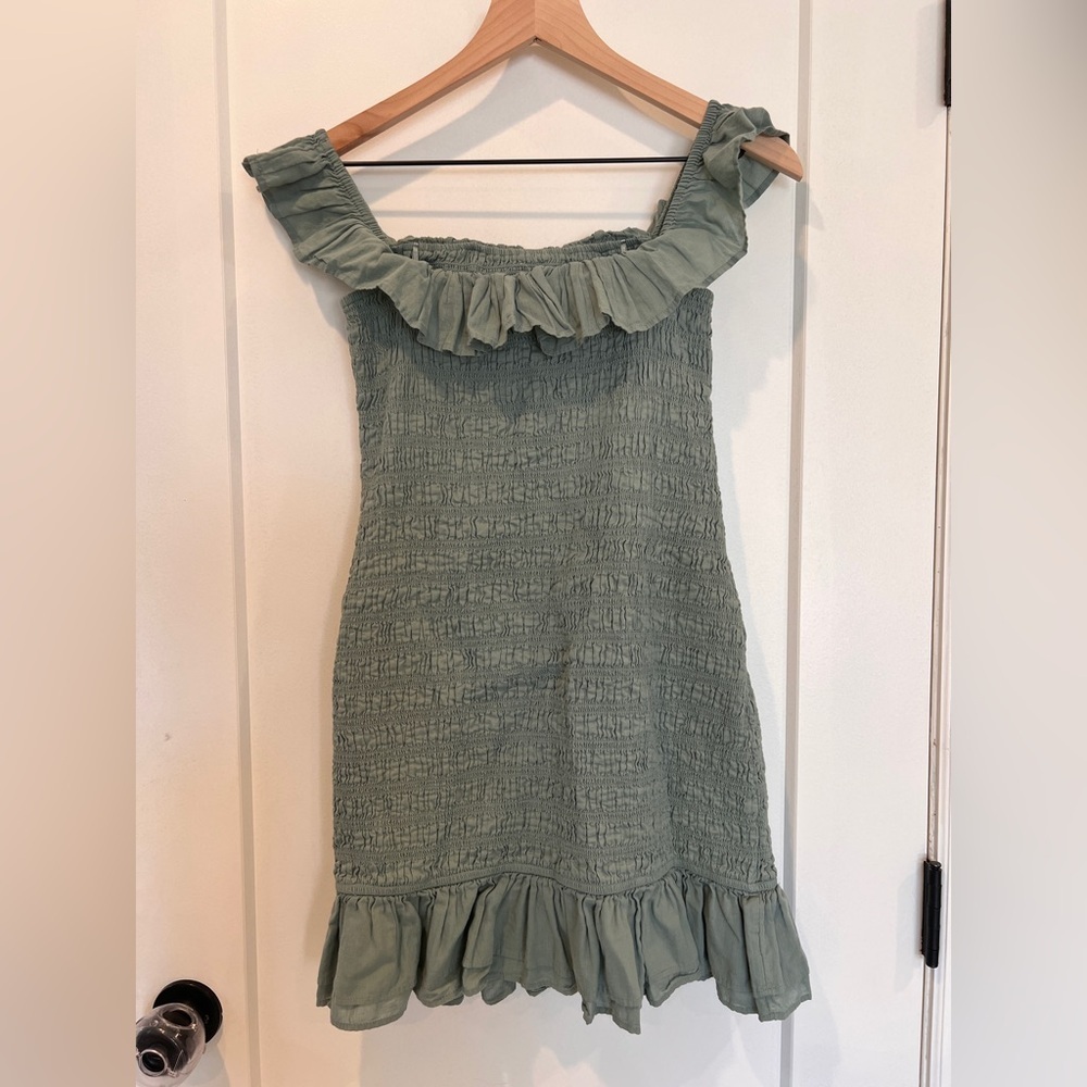 Abercrombie & Fitch Off-The-Shoulder Smocked Mini Dress - Picture 5 of 5
